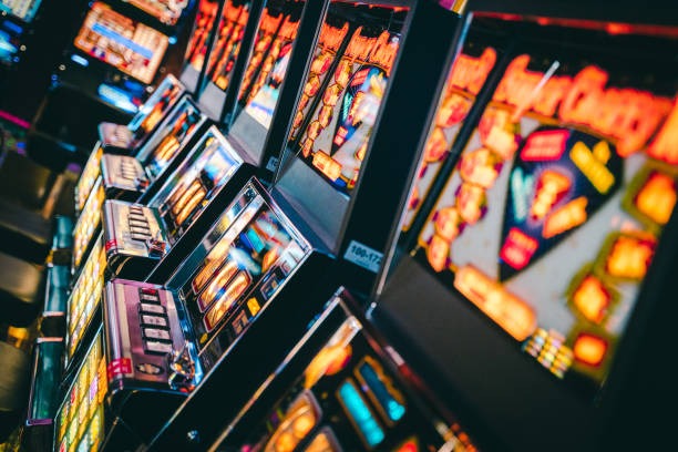 Playtech baccarat table with real dealer and transparent game rules on glori777